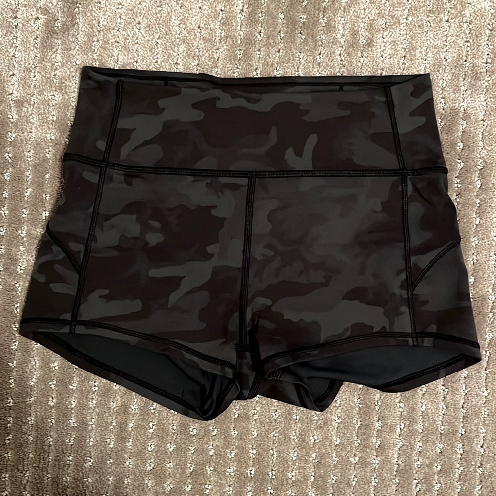 Lululemon In Movement Short Everlux 2.5”